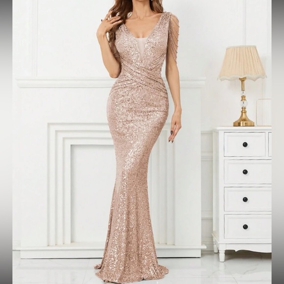 Luxe V neck cold shoulder beaded party formal evening sequins gown dress - Picture 4 of 6